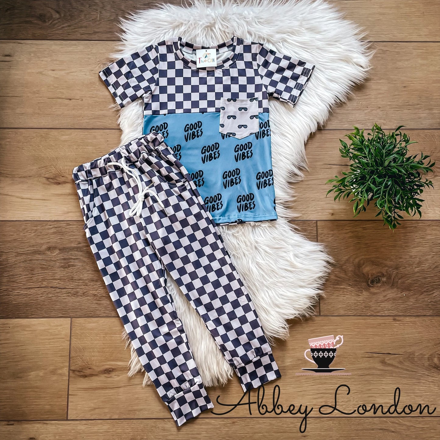Good Vibes Jogger Set by TwoCan