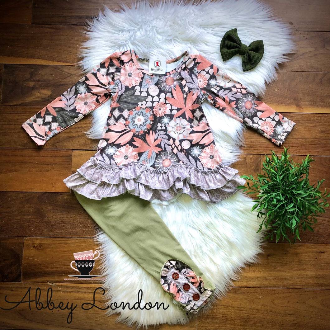 Grey & Coral Leafy Pant Set by Wellie Kate